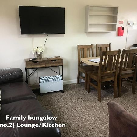 Court Farm Holiday Bungalows Ltd 워체트 외부 사진