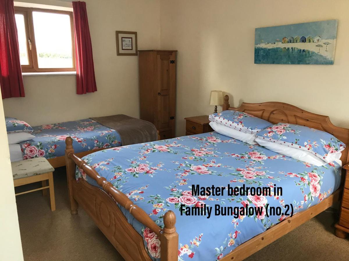 Court Farm Holiday Bungalows Ltd 워체트 외부 사진