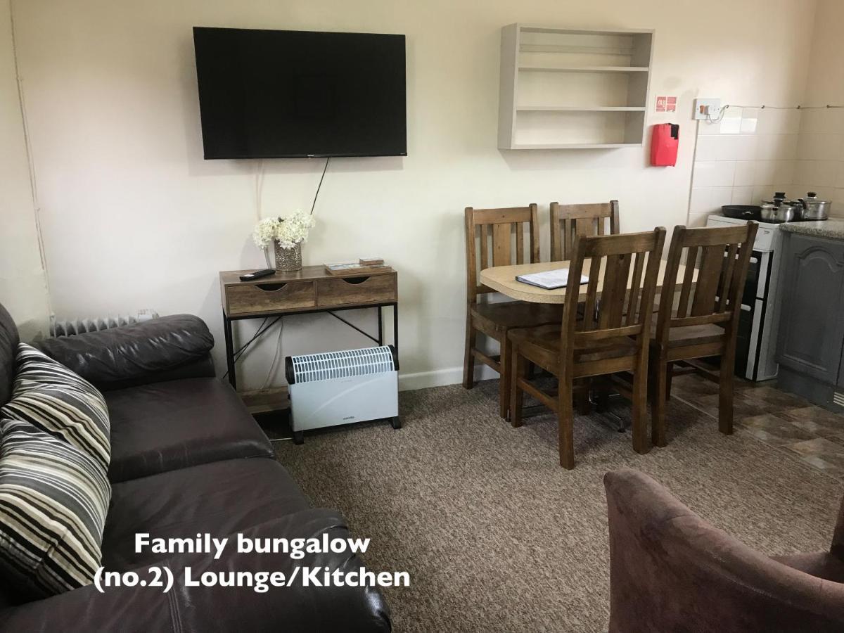 Court Farm Holiday Bungalows Ltd 워체트 외부 사진
