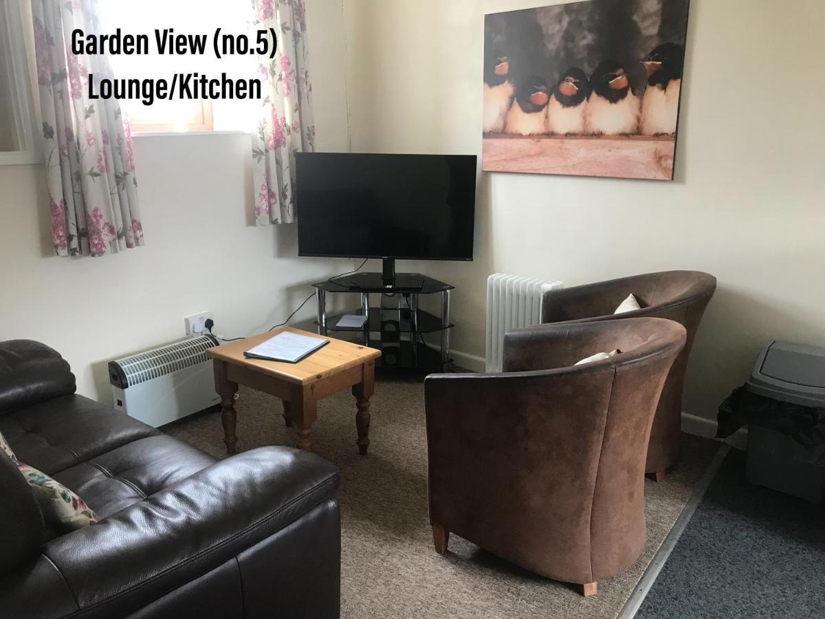 Court Farm Holiday Bungalows Ltd 워체트 외부 사진