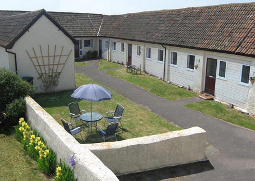 Court Farm Holiday Bungalows Ltd 워체트 외부 사진
